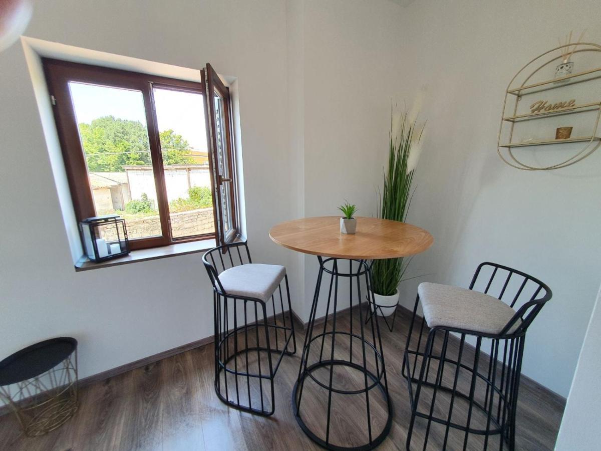 Arena Delight Studio Apartments Pula Luaran gambar