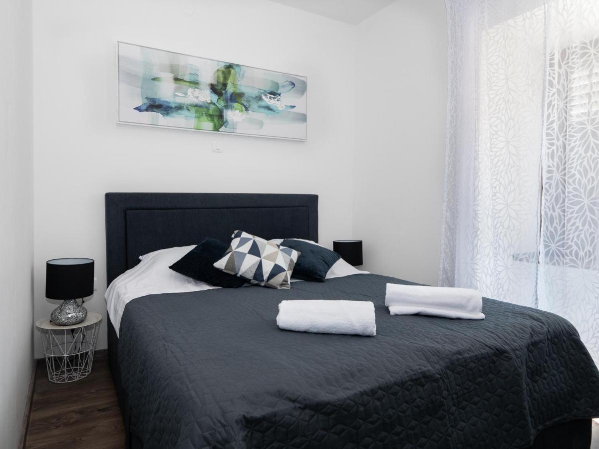 Arena Delight Studio Apartments Pula Luaran gambar