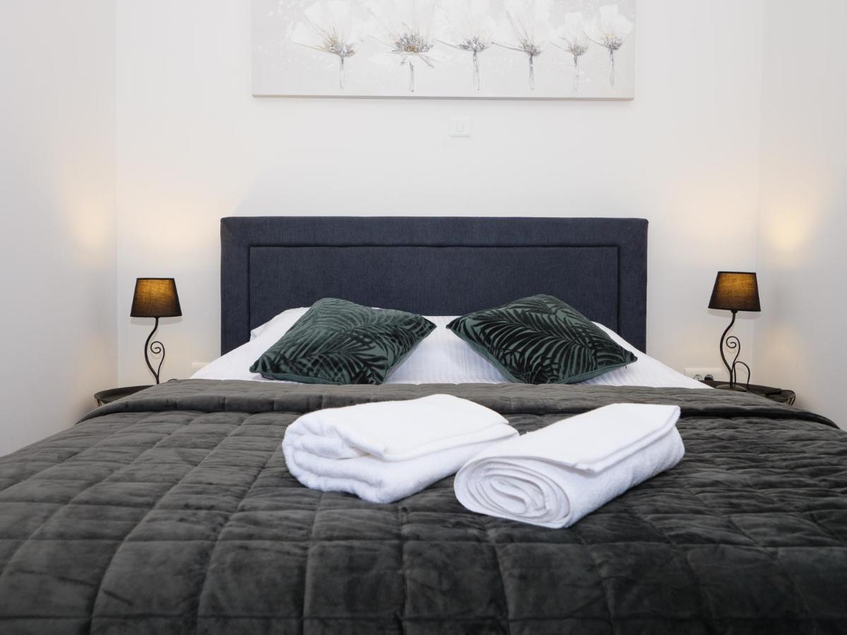 Arena Delight Studio Apartments Pula Luaran gambar