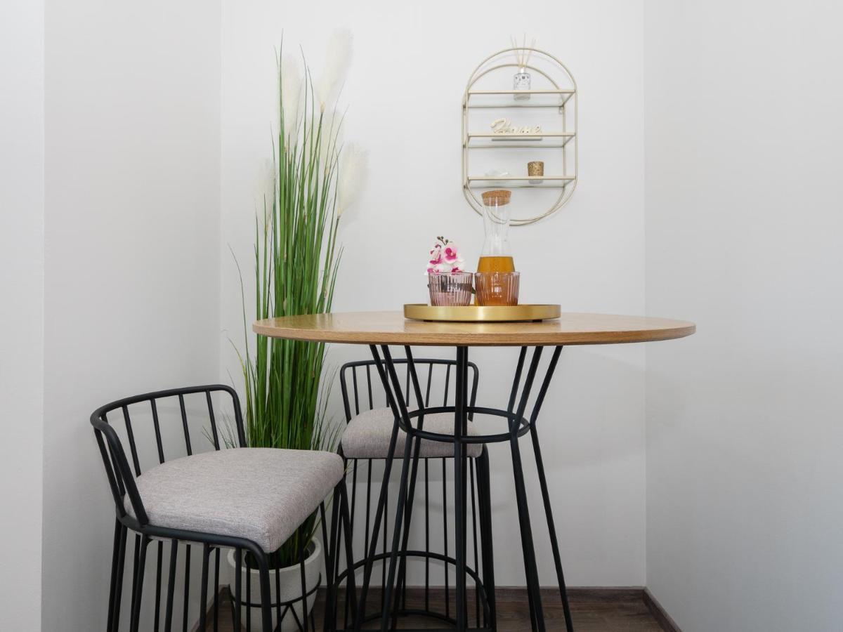 Arena Delight Studio Apartments Pula Luaran gambar