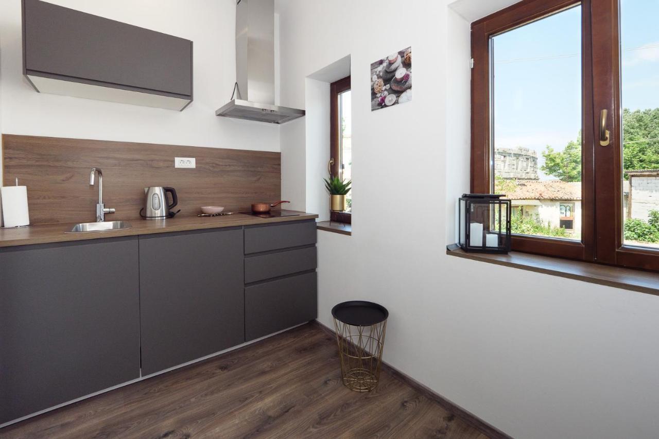 Arena Delight Studio Apartments Pula Luaran gambar